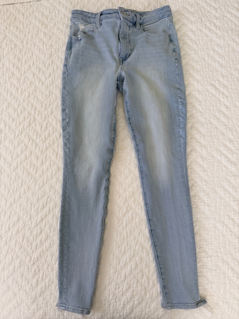 American Eagle Outfitters Light Wash Skinny Jeans - Pale Blue